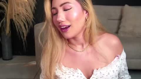 Isa Cortes  online show from August 15, 2:43 pm