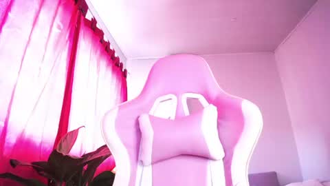 Isabella online show from August 3, 7:32 pm