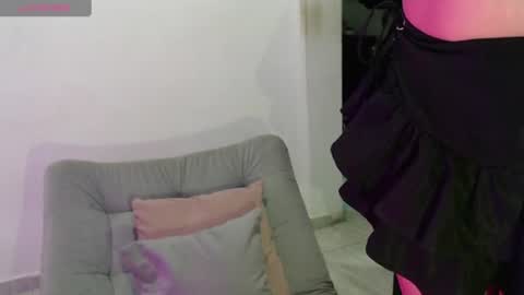Isabella Hall online show from July 25, 10:36 pm
