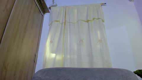 Isabella online show from August 8, 1:33 pm