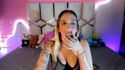 isa_klein online show from August 6, 9:08 am