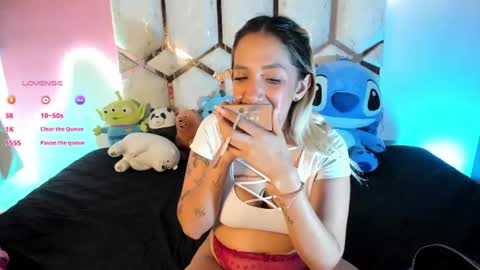 isa_klein online show from August 10, 9:55 am