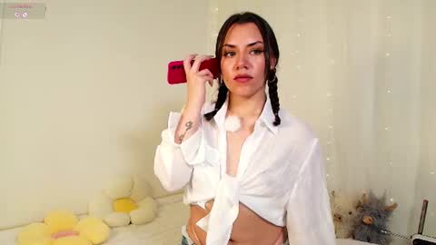 Isabella Laurentt online show from August 9, 1:39 am