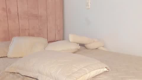 Isabella d BB  online show from August 12, 6:16 am
