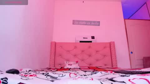 isa_lovestory online show from August 9, 7:53 am