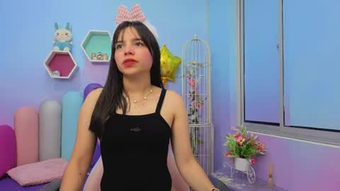 Isaa Skinny  online show from August 14, 3:32 am