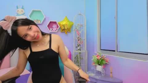 Isaa Skinny  online show from August 14, 5:44 am
