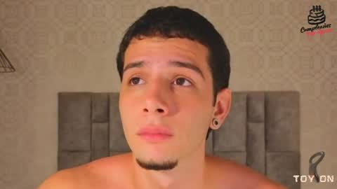 isaacblaze  online show from August 10, 7:43 am
