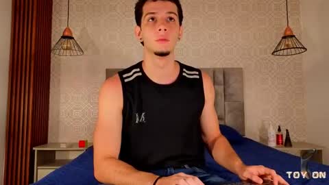 isaacblaze  online show from August 16, 3:43 am