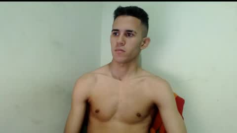 isaaclatino online show from June 7, 1:00 am