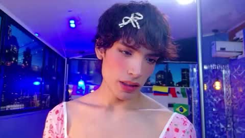 isaacnova online show from June 24, 2:02 am