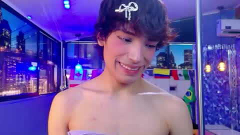 isaacnova online show from June 27, 9:06 pm