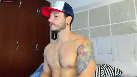Isaac Surez online show from August 8, 11:43 am