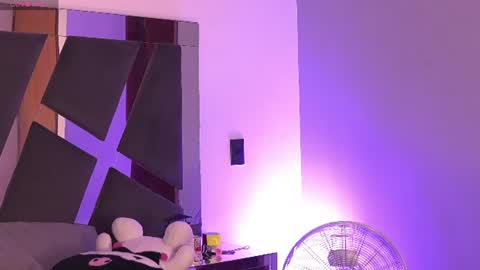    online show from August 12, 2:52 pm