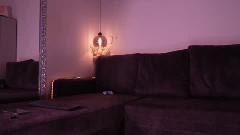 Isabela online show from August 13, 11:46 am