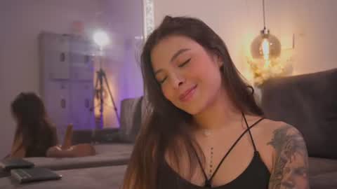 Isabela online show from August 14, 3:04 pm