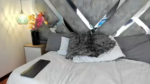 Mommy Isa online show from August 12, 2:41 pm