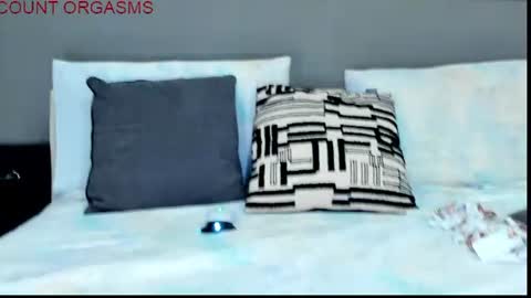 isabela online show from July 22, 11:51 pm