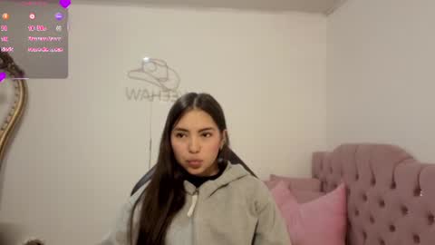 ISABELA  online show from August 7, 11:32 am