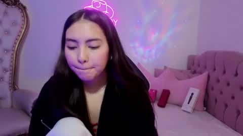 ISABELA  online show from August 8, 1:44 pm