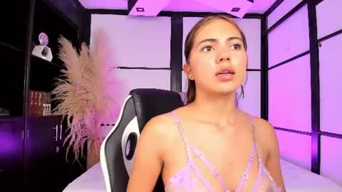 Isabela Wolf online show from July 26, 12:48 am