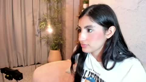 isabelastefano online show from August 12, 5:32 am