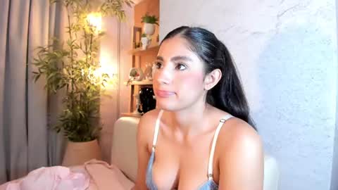 isabelastefano online show from August 13, 6:49 am