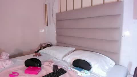 isabelastefano online show from August 14, 5:22 am