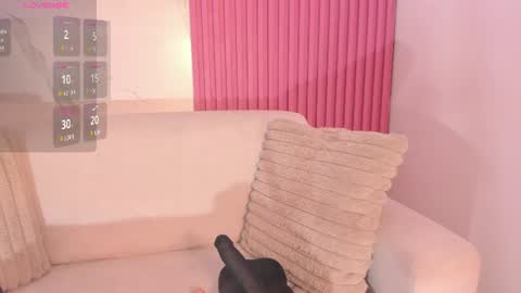 isabeljohnson online show from September 10, 4:17 pm