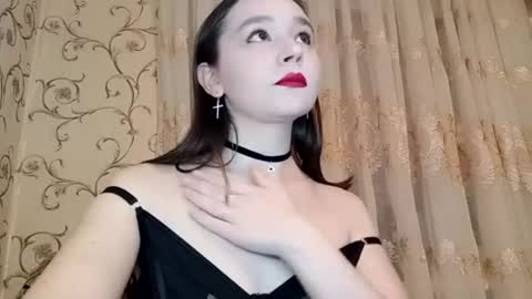 Isabel online show from July 17, 6:30 pm