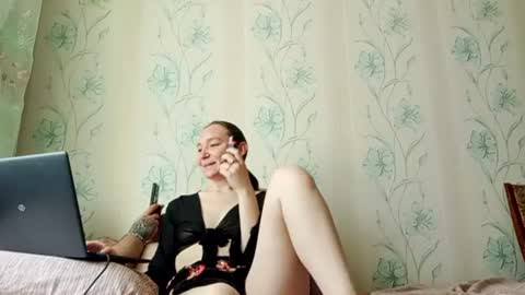 Isabel online show from July 18, 12:39 pm