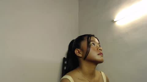YsabelHot69 online show from August 4, 10:51 pm