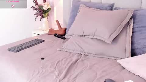 isabella__milf online show from August 8, 1:11 pm