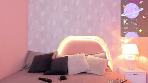 isabella__milf online show from August 11, 7:05 pm