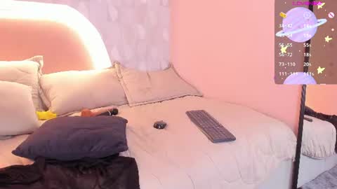 isabella__milf online show from August 14, 9:29 pm