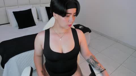 isabella_clarkk online show from March 10, 12:18 am