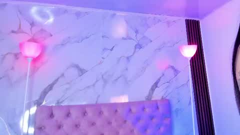 isabella_crux online show from August 6, 1:15 am