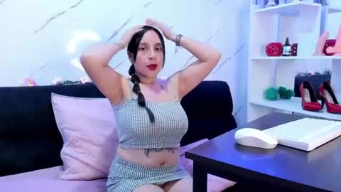 isabella_crux online show from August 8, 11:43 am