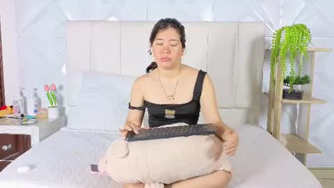 Isabella Dawn online show from June 15, 1:31 pm