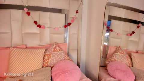 isabella_gomez11 online show from August 6, 11:59 pm