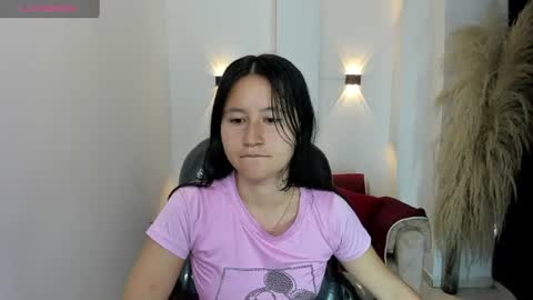 Isabella online show from August 6, 1:32 pm