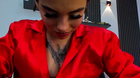 ISABELLA online show from August 12, 1:52 am
