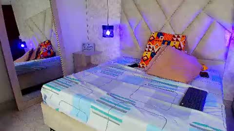 isabella_luxet online show from August 13, 6:22 pm