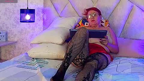isabella_luxet online show from August 14, 2:43 pm