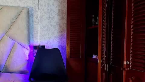 isabella_luxet online show from August 14, 7:06 pm