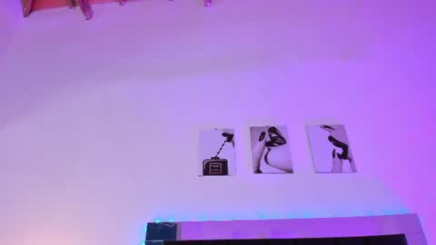 Isabella Moon9 online show from August 7, 3:34 pm