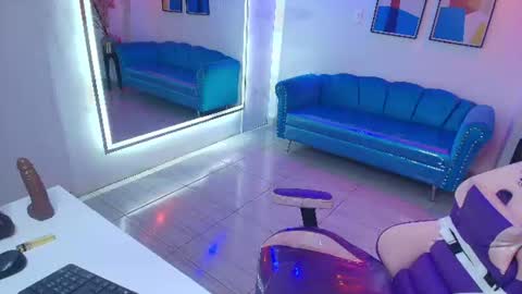 Isabella  online show from August 4, 10:51 pm
