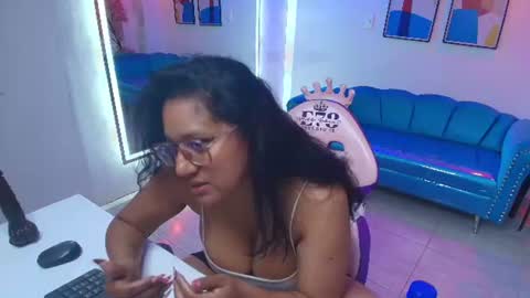 Isabella  online show from August 5, 1:03 am