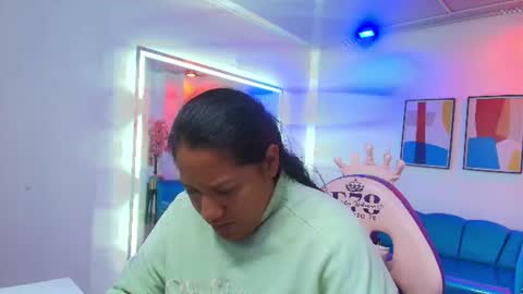 Isabella  online show from August 10, 7:37 pm