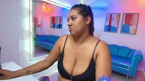Isabella  online show from August 11, 1:07 am
